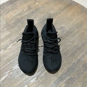 Adidas pharrell x solar Hu glide Black.